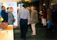 Bild: 

Besucher der Wandrausstellung