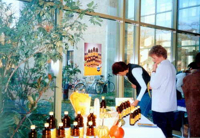 Bild: Besucher 

der Wanderausstellung