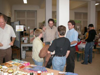 Bild: Besucher der Wanderausstellung